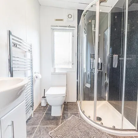 Comfortable, Well Located At White Cross Bay Chalet