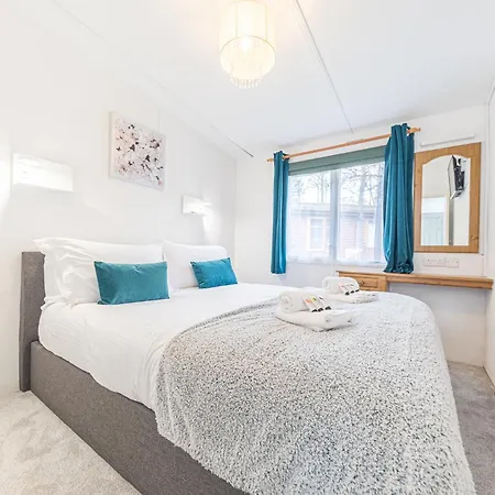 Comfortable, Well Located At White Cross Bay Chalet Troutbeck Bridge