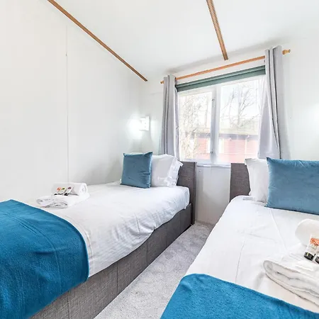 Comfortable, Well Located At White Cross Bay *