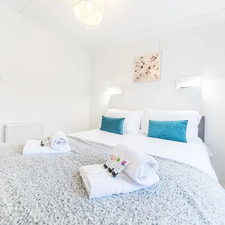 Comfortable, Well Located At White Cross Bay